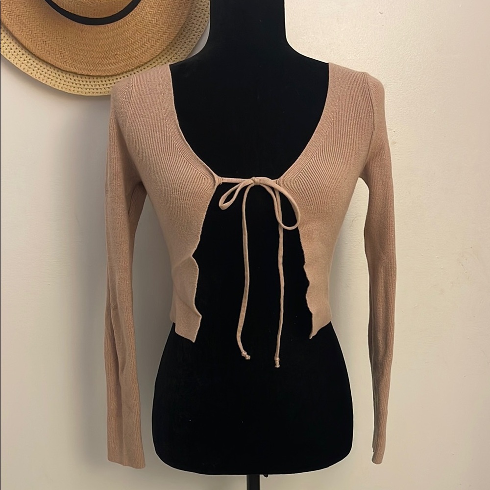 Tic Toc | Women’s Tan Long Sleeve Tie-Front Sweater Size Small